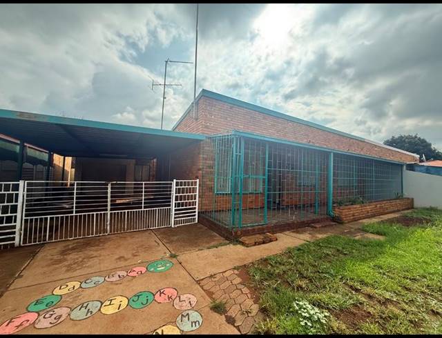 2 BEDROOM HOUSE FOR SALE IN VANDERBIJLPARK CW 6